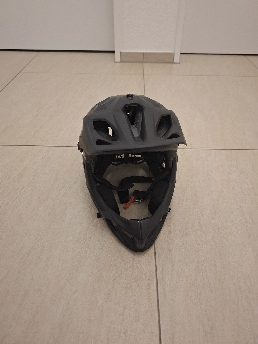 Helme: Helm MET Parachute  – Gebraucht aus 0telfingen von Marlise06 1