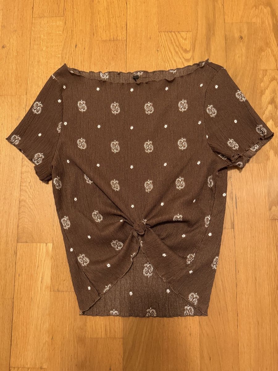 H&M T-shirt: Oberteil H&M Grösse XS braun gemustert. – Usato da Adliswil venduto da StephanieAnnina 2