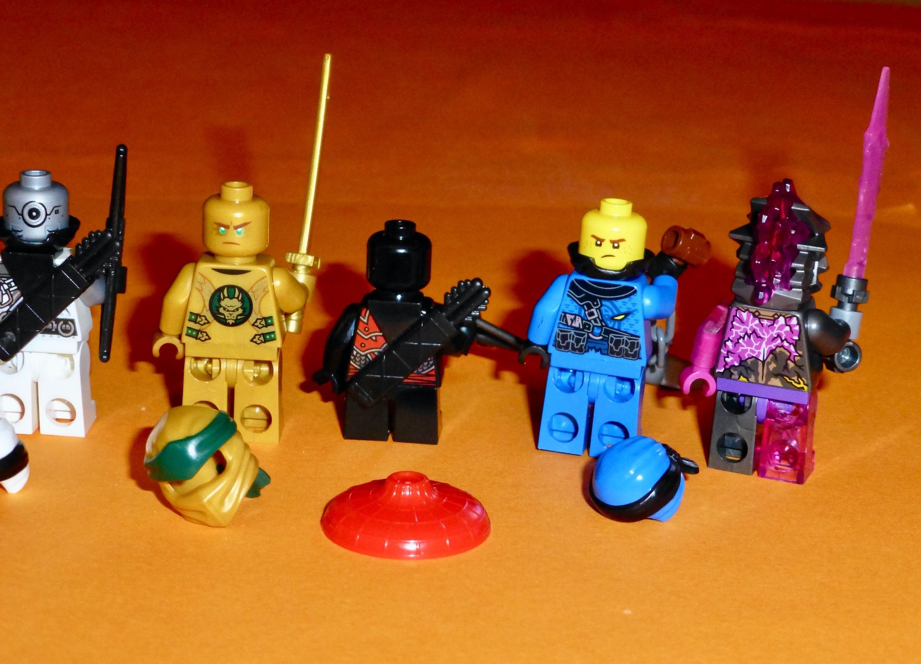 Lego Giocattoli: Lego Ninjago / 8 Minifiguren plus Waffen – Usato da Langnau am Albis venduto da Maugli 9