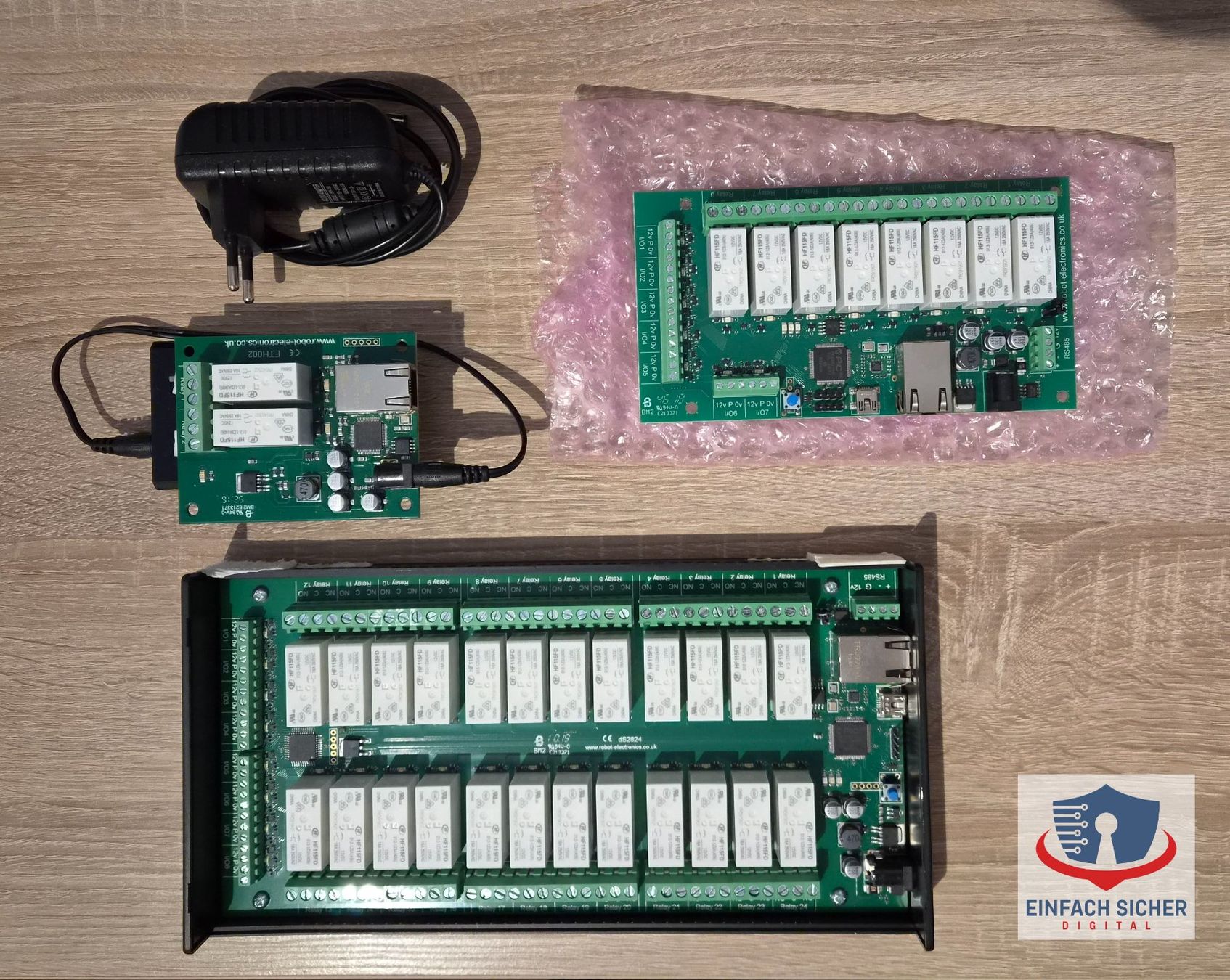Composants électroniques: Robot Electronics Relais Set mit ETH002, dS2824, dS378 – D'occasion à Rothenthurm par EinfachSicherDigital