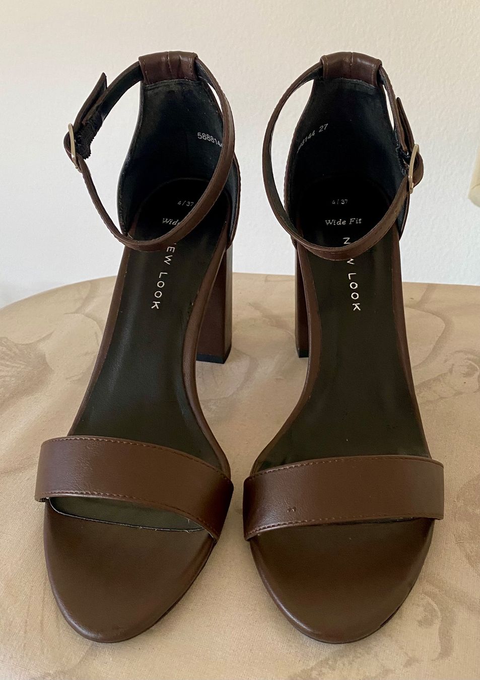 Scarpe da donna: Sandalen in Braun, Gr. 37, Neu – Nuovo (secondo la descrizione) da Zürich venduto da Maria2021 1