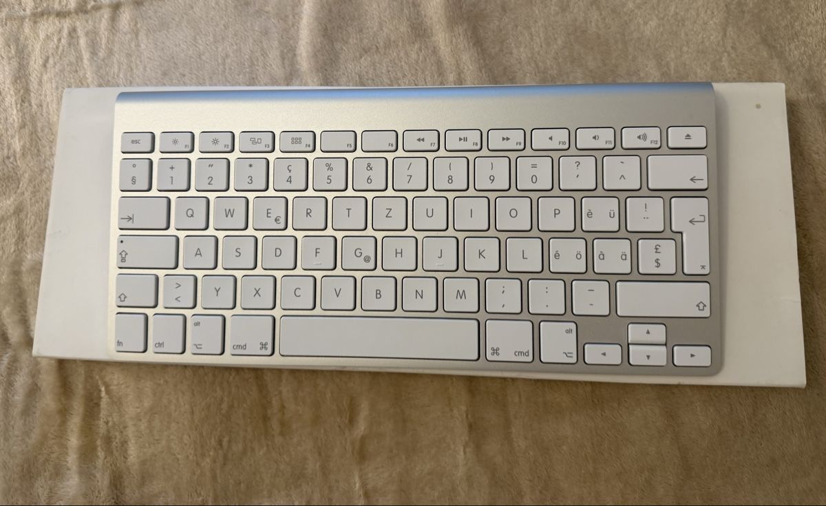 Apple Tastaturen: Apple wireless Keyboard – Gebraucht aus zürich von sianna.zrh 2