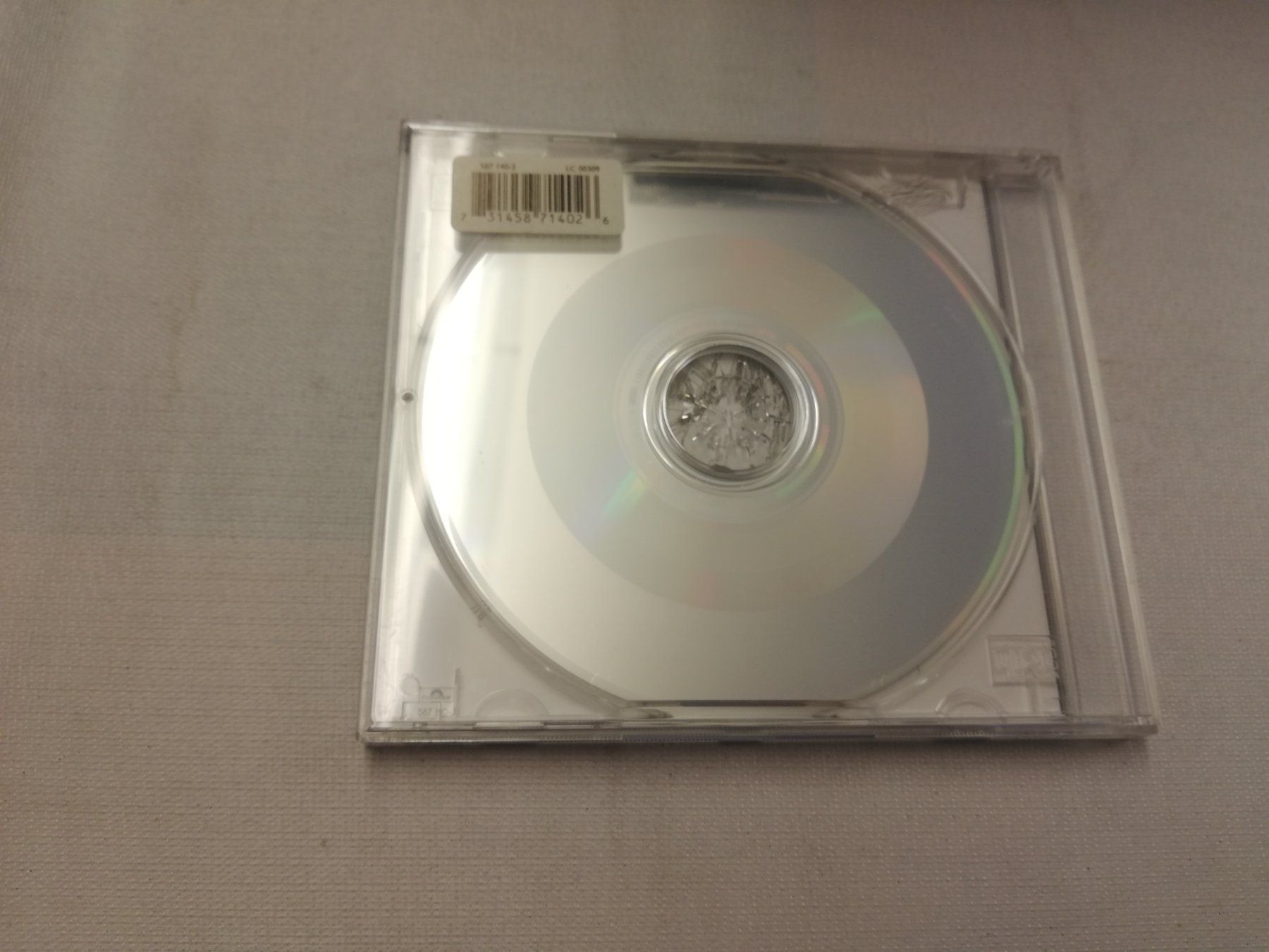 CDs: BJÖRK - HIDDEN PLACE – Gebraucht aus Bern von Vinylsound.ch 1