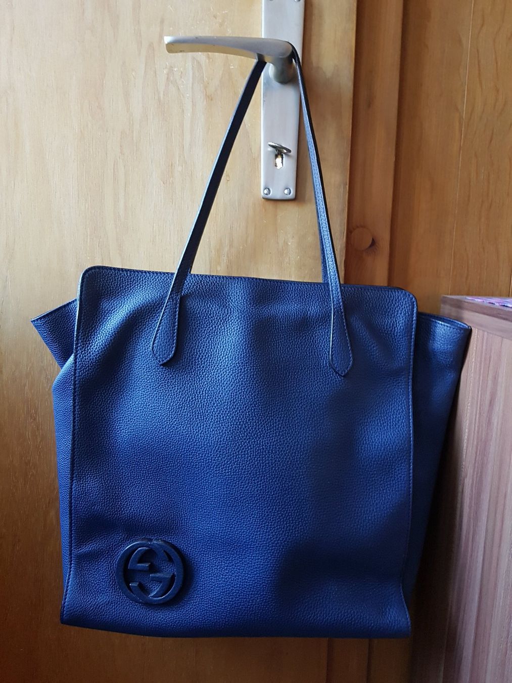 Gucci Taschen für Damen: Gucci Lederhandtasche – Gebraucht aus Zweisimmen von Adorable