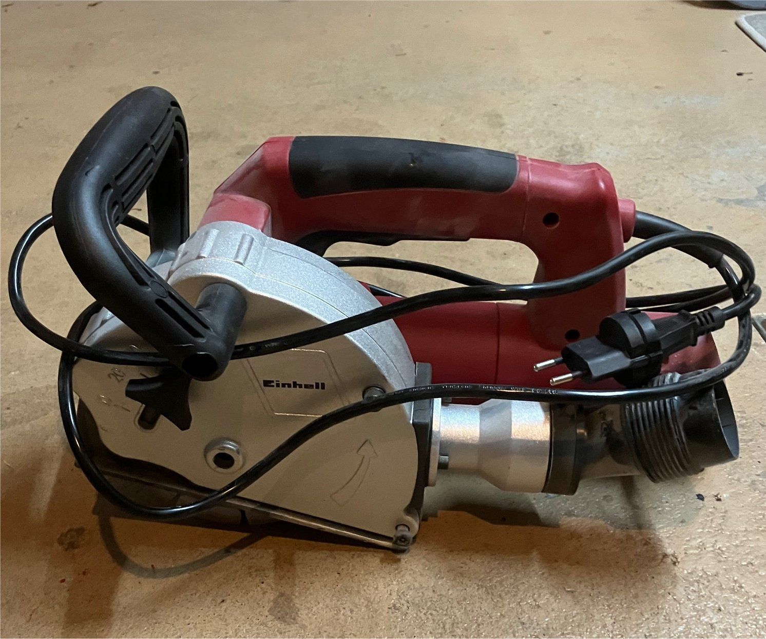 Einhell Alle Maschinen: Mauer-Nutfräse 1320 Watt – Gebraucht aus Winterthur von Jamie18 1