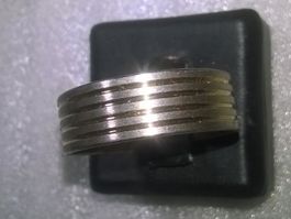 RING EDELSTHAL,,,SILBER FARBE,,MIT GELB FARBE GEMACHT