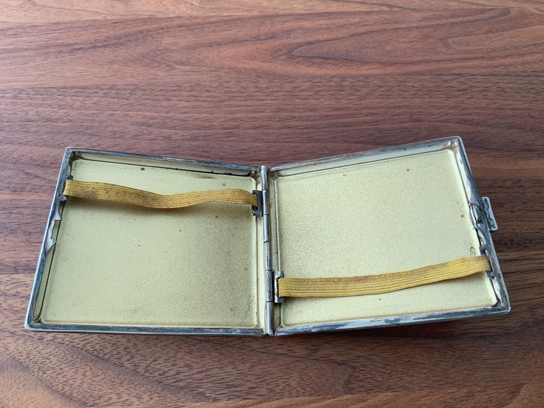 Altri Prodotti per fumatori: Antikes Zigarettenetui, versilbert, Monogramm C.H. 🚬 – Usato da Zürich venduto da ancillaschmidhauser 4