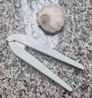 vintage Zyliss Knoblauchpresse in weiss