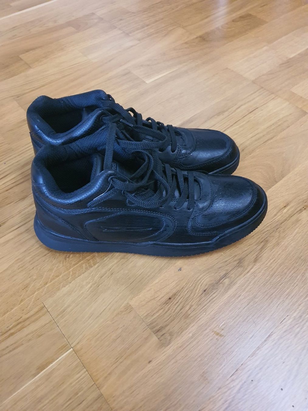 Herrenschuhe: Laufschuhe  Neue  Nr.45 – Neu (gemäss Beschreibung) aus Mels von ricoshop 1