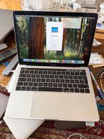 Macbook pro 13.  2019