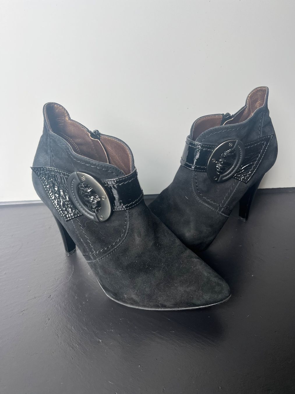 Scarpe da donna: Wildleder Stiefeletten, Schwarz, Grösse 5 1/2 – Usato da Stallikon venduto da ricsunshine