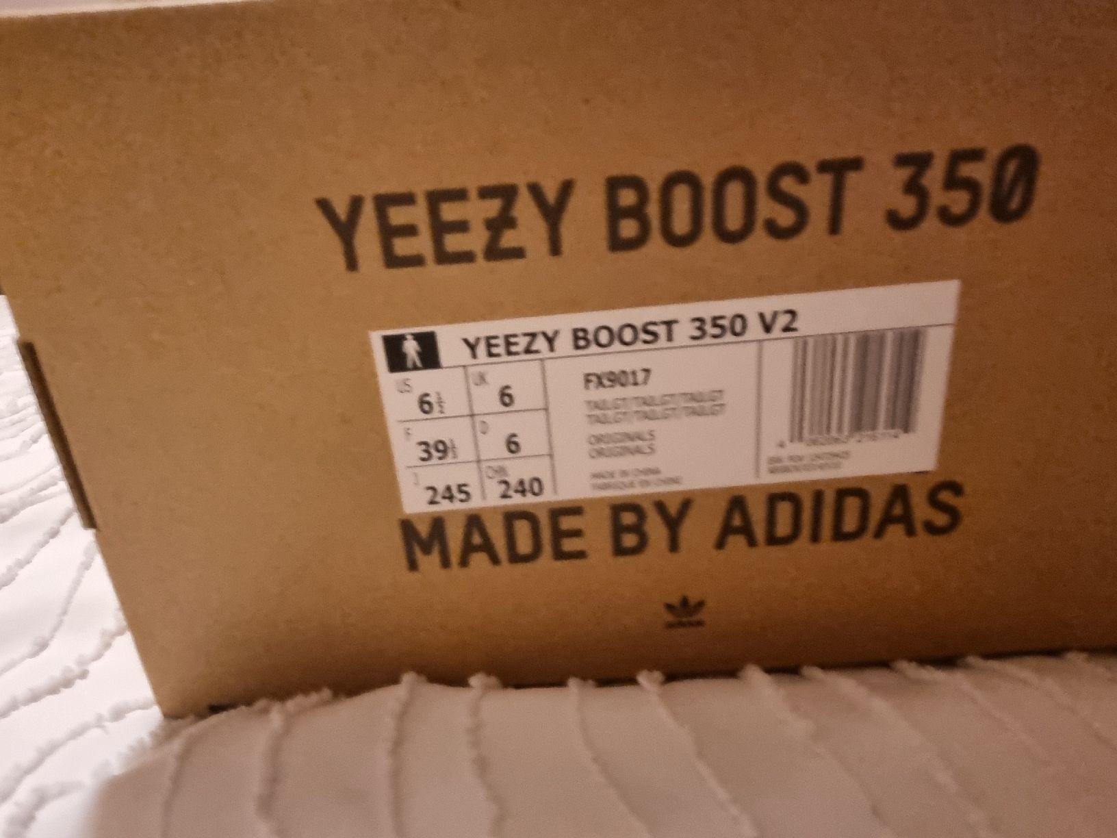 Adidas Scarpe da uomo: Yeezy Boost Gr. 39 3/4 – Nuovo (secondo la descrizione) da Immensee venduto da susana1235 1