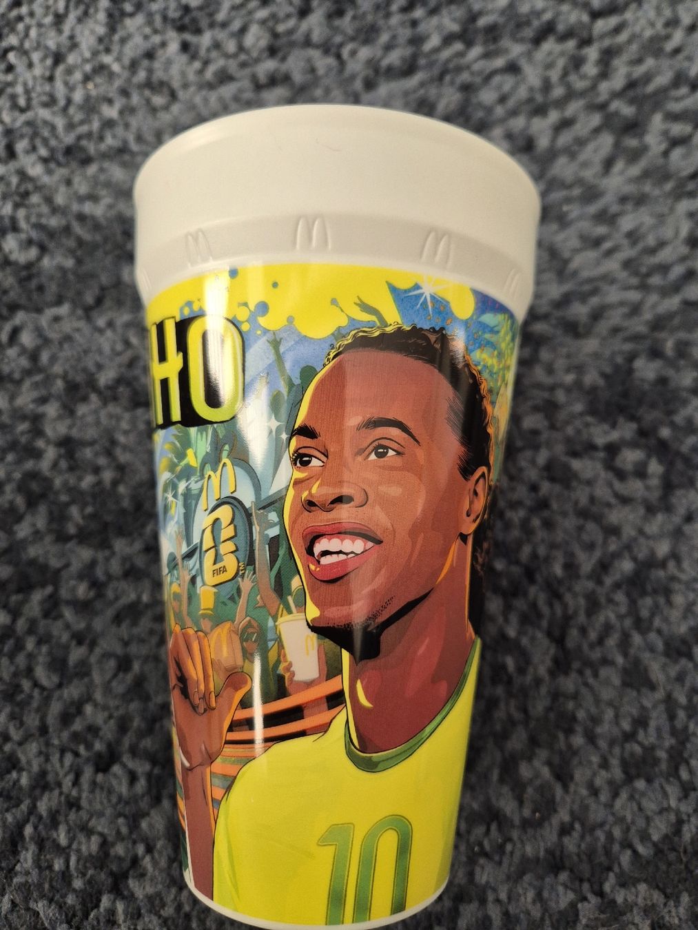 Mc Donald's Bicchieri: Gobelet en plastique Ronaldinho – Nuovo (secondo la descrizione) da Onex venduto da pie_bx5h 1