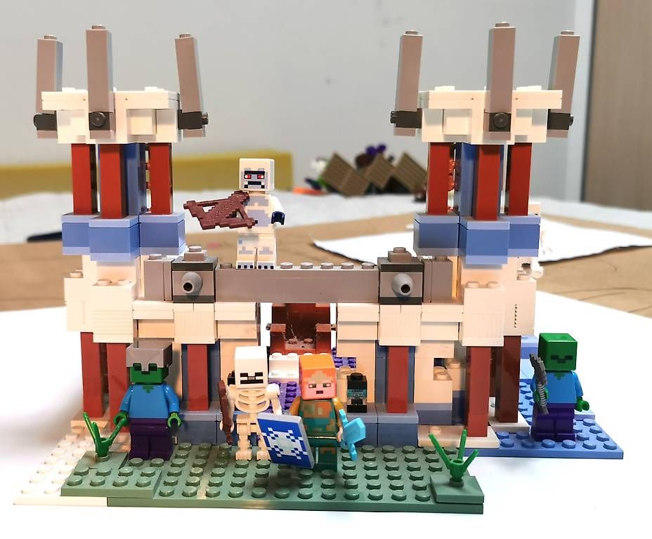 Lego Baukästen: Lego Minecraft 21186 – Gebraucht aus Golino von emi_6l62