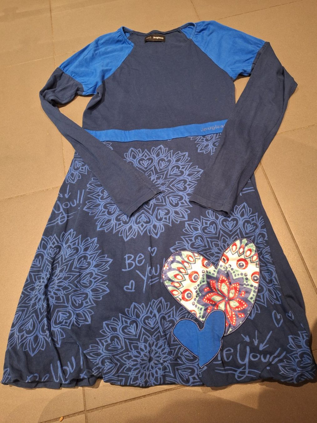 Desigual Kleider & Röcke: Kleid Desigual 158-164 – Gebraucht aus Herrliberg von linavogt