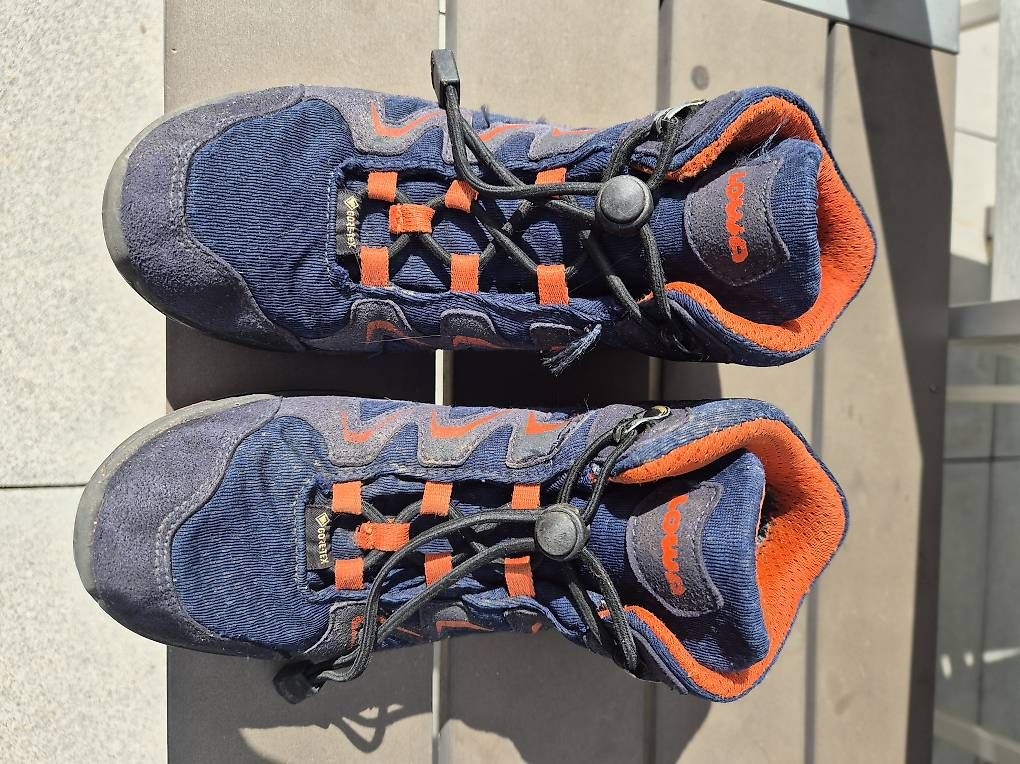 Scarpe per ragazzi: Scarponcini Lowa nr. 35 – Usato da Taverne venduto da jaeggiar