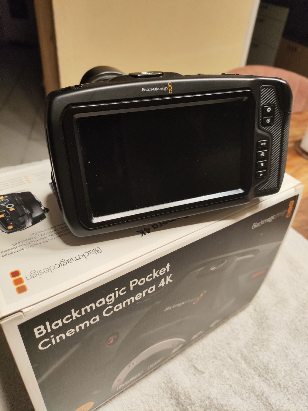 Fotocamera: Blackmagic Pocket Cinema Camera 4K, Panasonic Obje.H-FS14140 – Usato da Buchs AG venduto da Eugrom 4