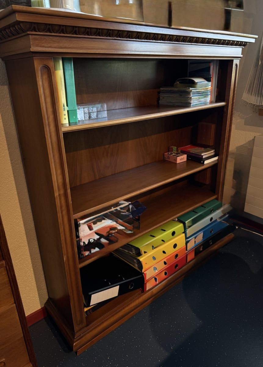 Scaffali: Vintage Bücherregal Holz – Usato da Bätterkinden venduto da peacelover_fili