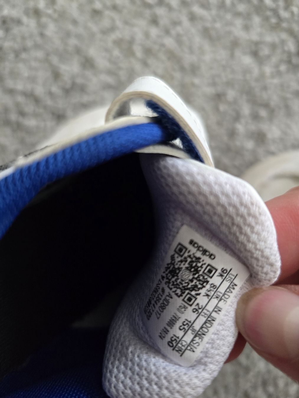 Adidas Scarpe per ragazzi: Kinder Turnschuhe Adidas Marvel Grösse 26 weiss  – Usato da Dietikon venduto da Kaska2020 6
