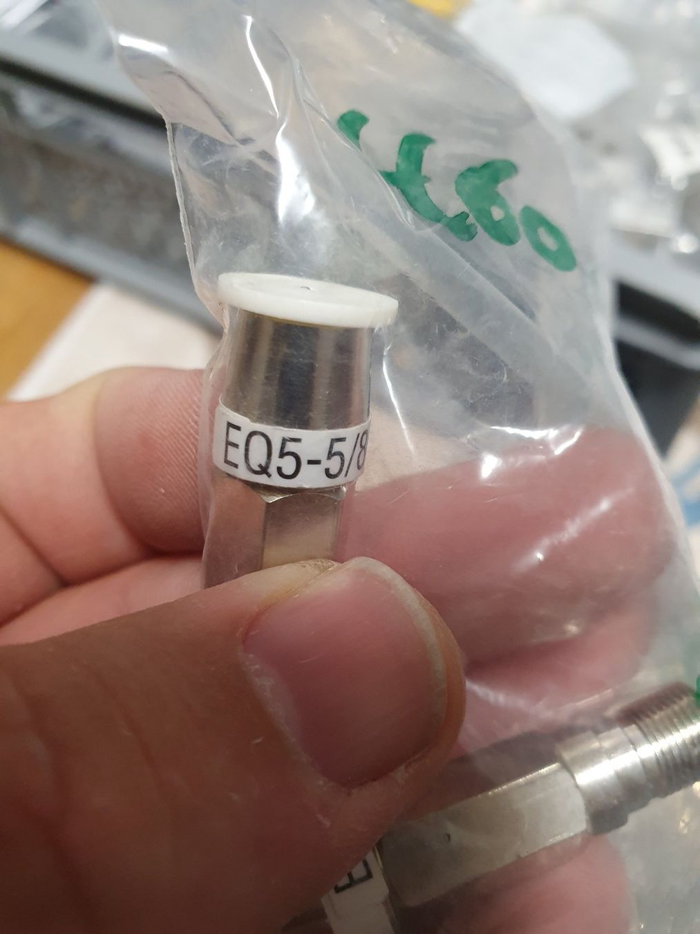 Radiocomunicazione: Kabelentzerrer EQ5-5/860, 5 dB equalizzat.-f Cav – Nuovo e nell'imballaggio originale da Zürich venduto da eymen20 1