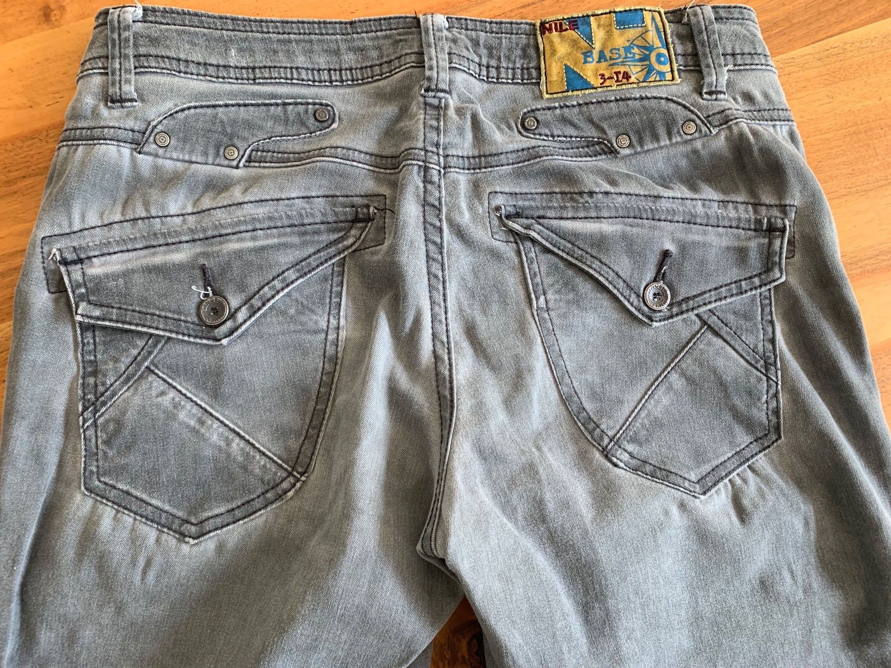 Nile Jeans: NILE lässige graue Jeans Grösse XS – Gebraucht aus Meiringen von Sheyene 4