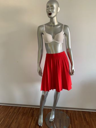 AKRIS: Lässiger roter Rock mit bequemem Gummibund, 36