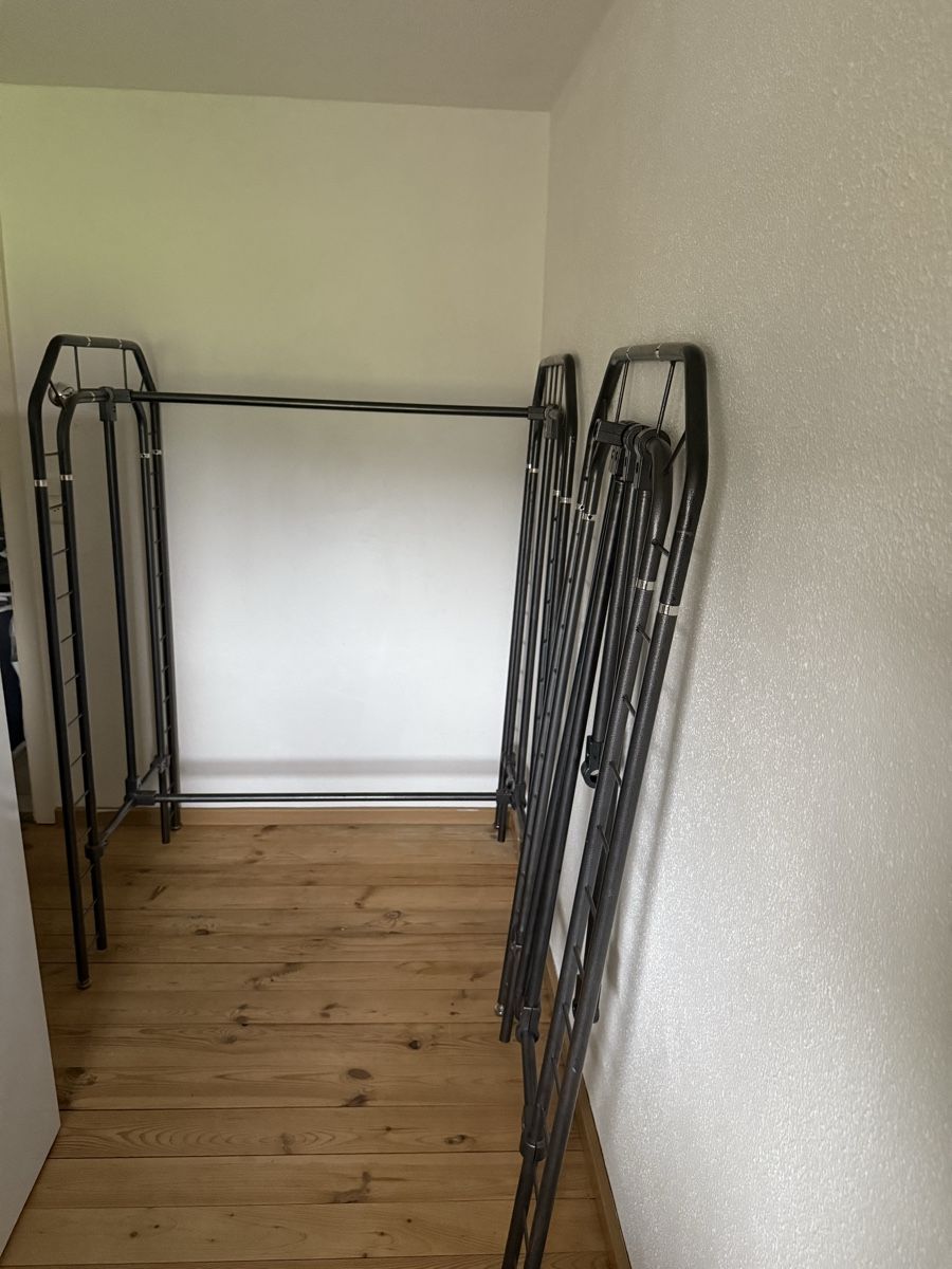 Guardaroba: Schöner massiver Metal-Kleiderständer/-Stange – Usato da Neerach venduto da TanjaK94 5
