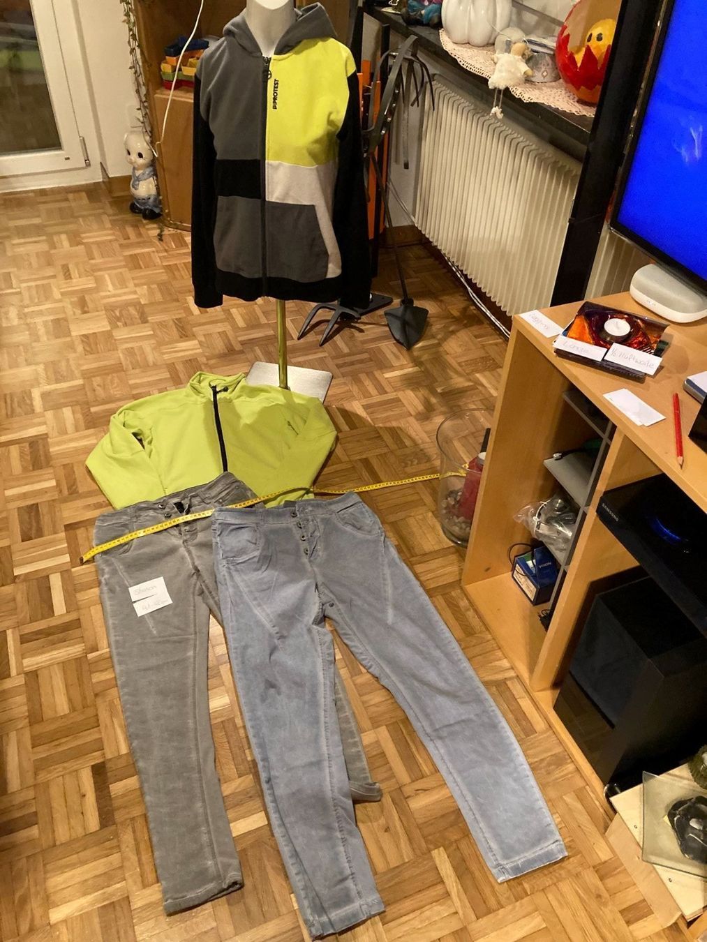 Lots de vêtements: Kleiderpaket – D'occasion à Balsthal par dasesaro