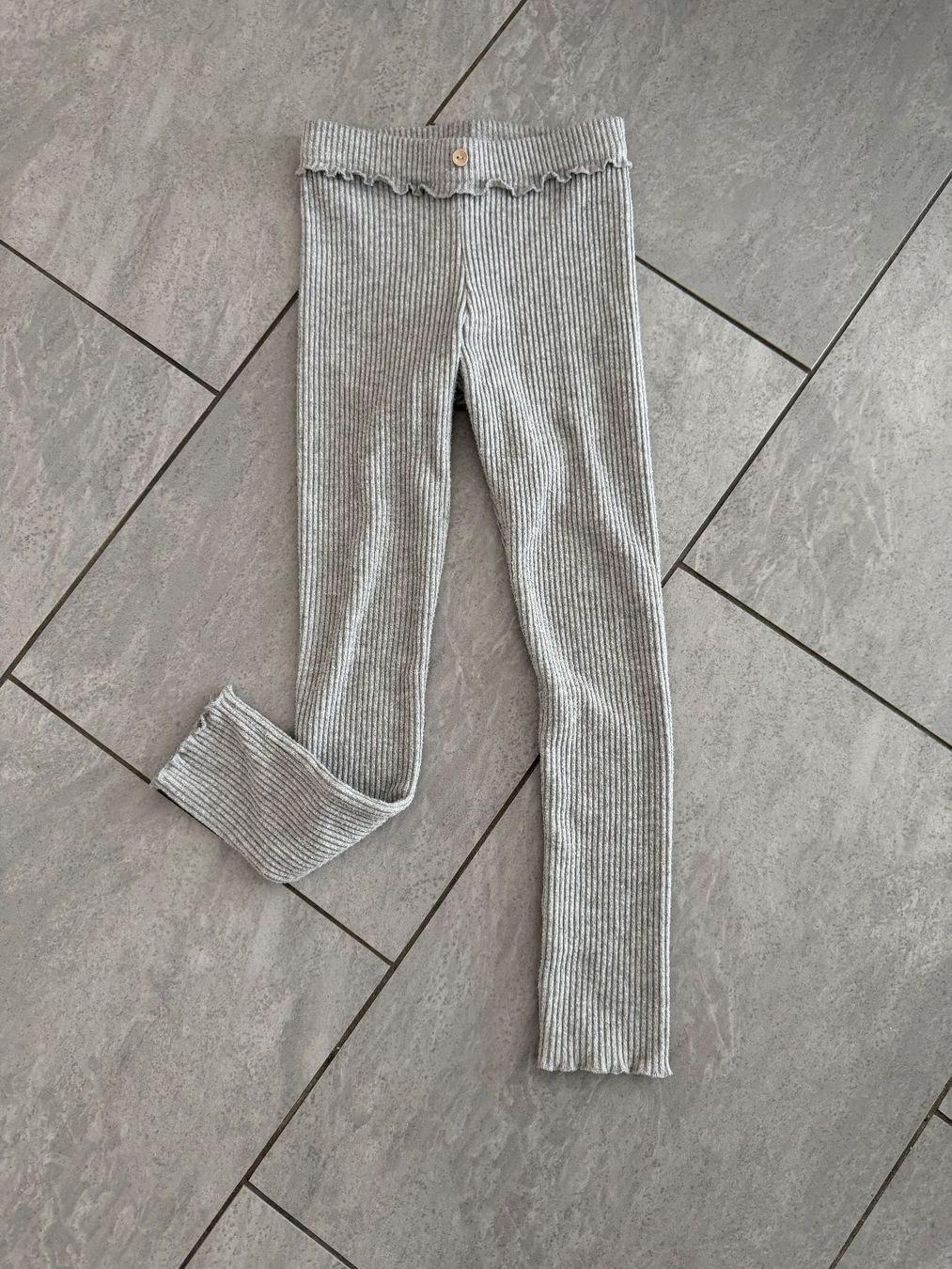 Zara Pantaloni: Hose - Grösse 116 - Zara – Usato da Bülach venduto da Loredana13