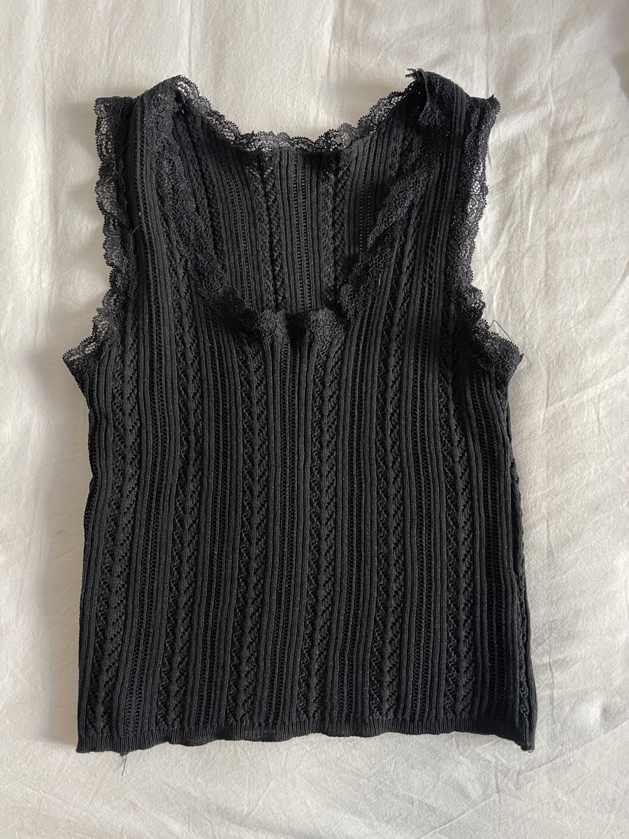 Top: schwarzes Tanktop mit Häkelmuster – Usato da St. Gallen venduto da msc_23