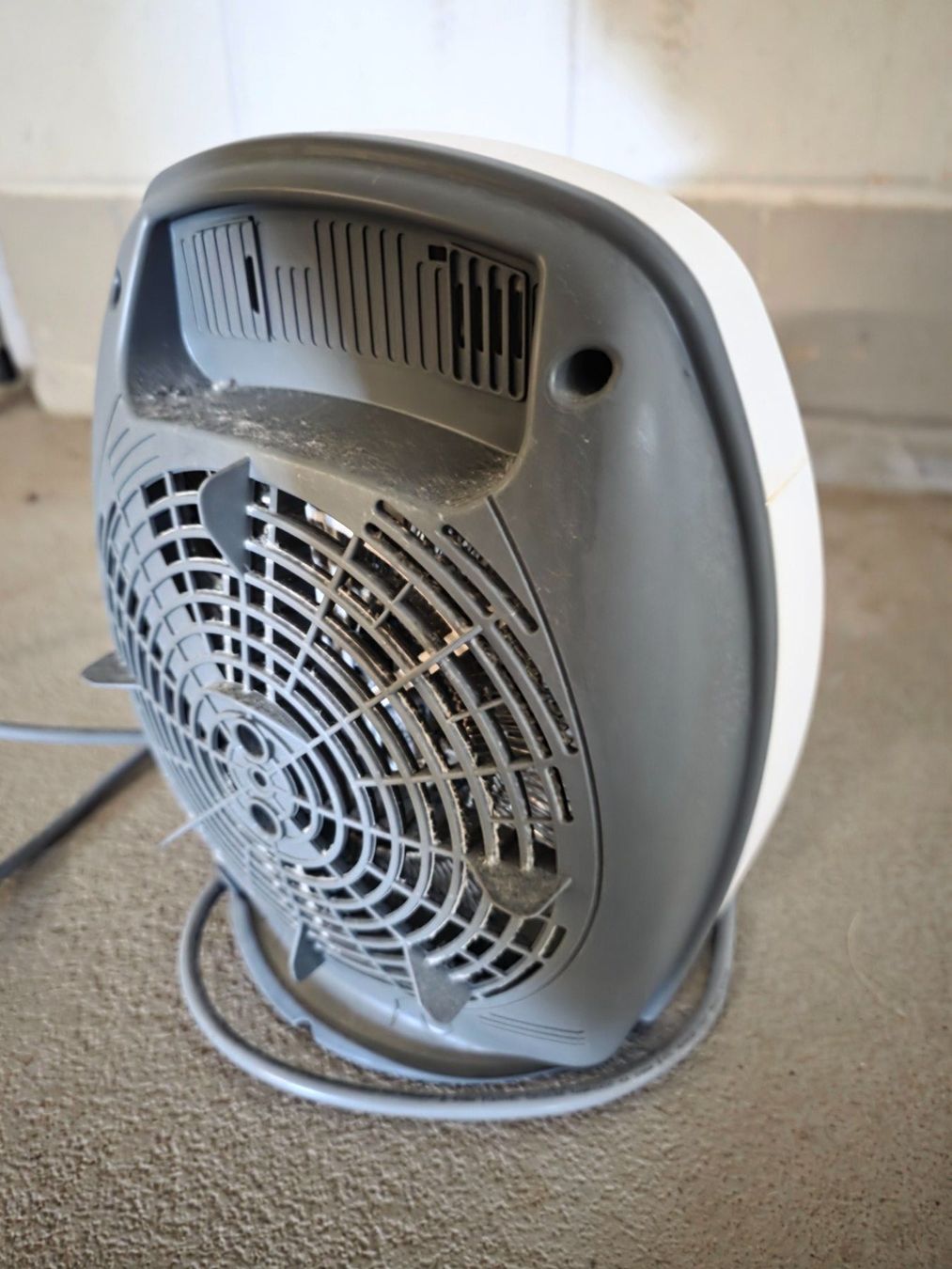 De'Longhi Radiatori: DeLonghi Heiz Lüfter HVA/1120 – Usato da Walterswil BE venduto da Lonitti 1
