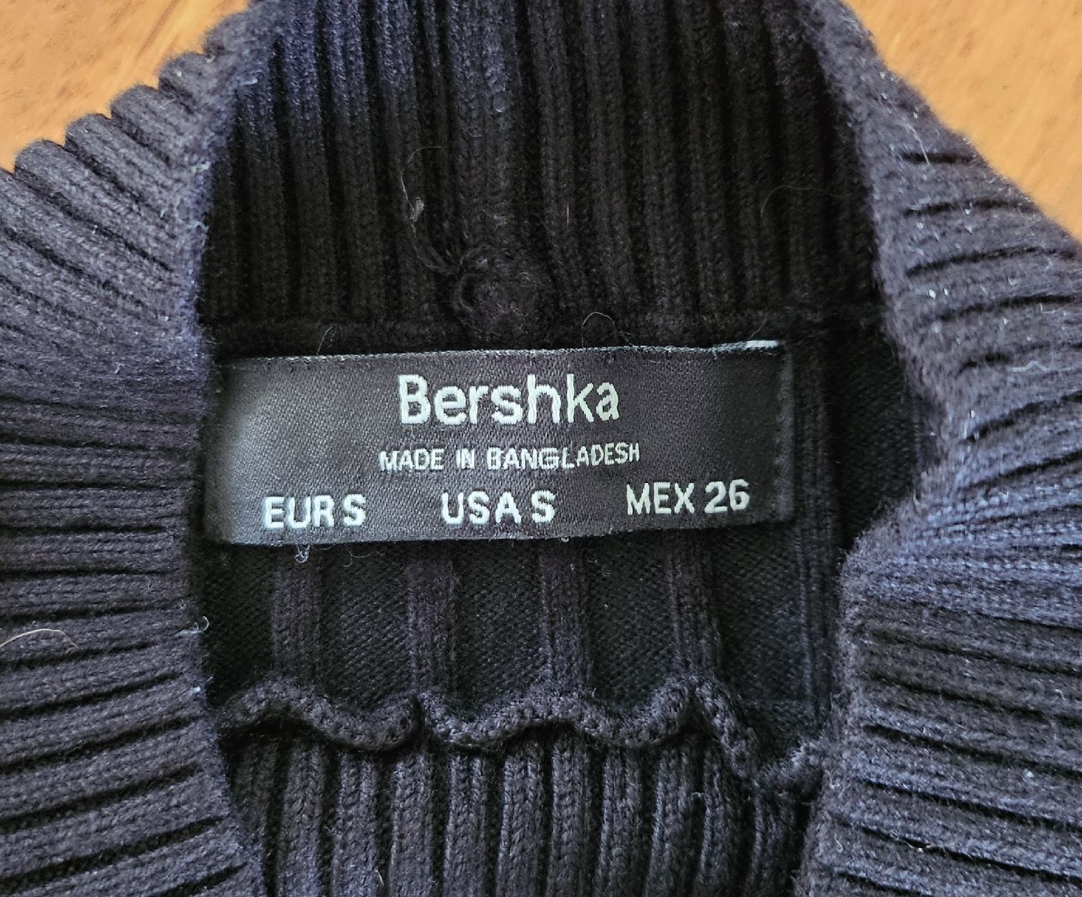 Bershka Maglioni & Felpe: Bershka Rollkragenshirt, Schwarz, Gr. S – Usato da Altendorf venduto da Goldi1 1