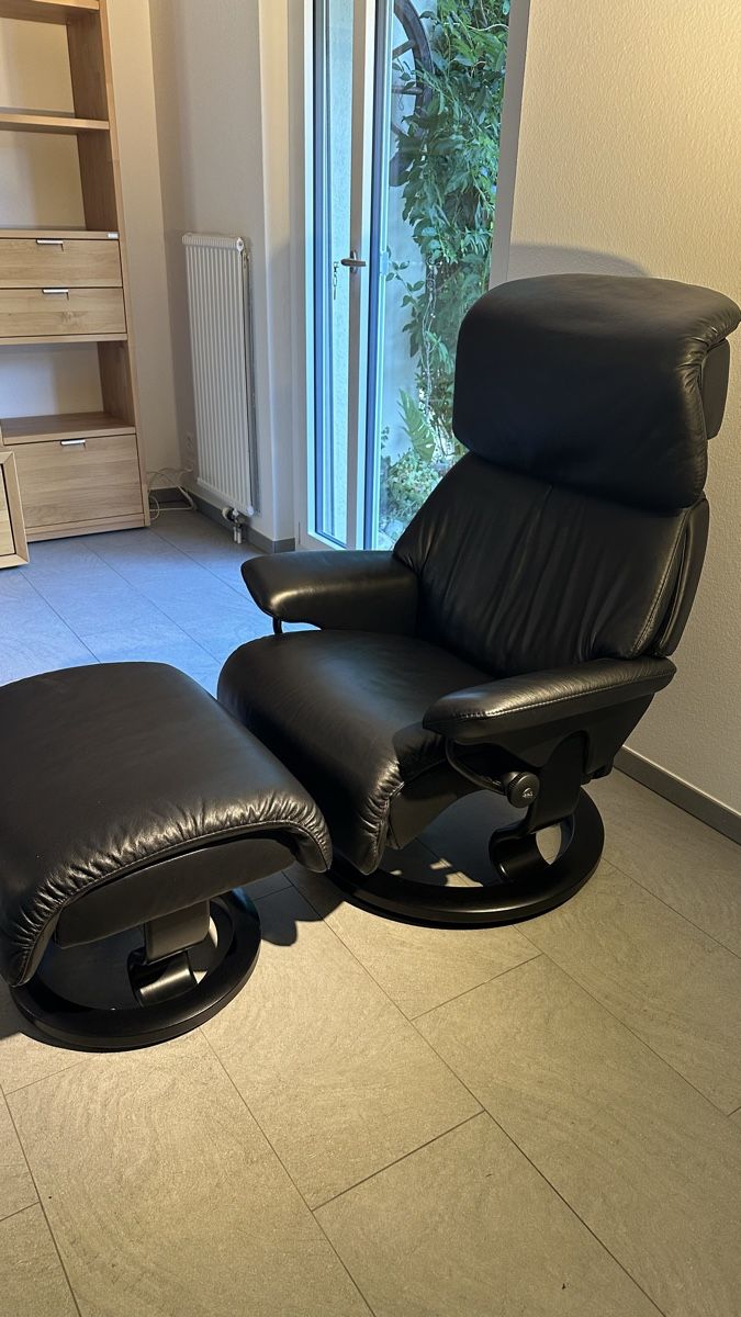 Stressless Poltrone: Stressless Sessel mit Hocker aus Leder – Usato da Ettingen venduto da slg_4107 2