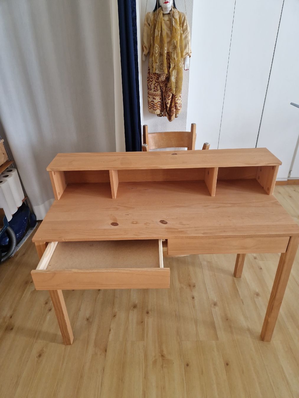 Schreibtische: Schreibtisch – Gebraucht aus Zürich von jas_8xr6 1