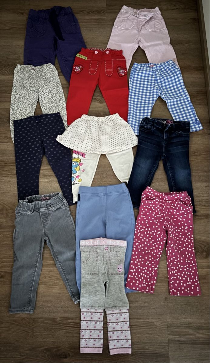 Lotti & Set di vestiti: Mädchen Kleiderpaket, 28-teilige - Gr. 86-92(18-24M)!!! – Usato da Einsiedeln venduto da sum_xm7z 1
