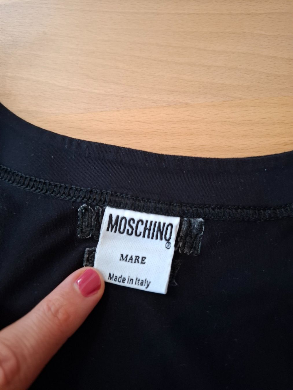 Moschino T-shirt: MOSCHINO Tshirt – Usato da Romanshorn venduto da lichtmond2022 1