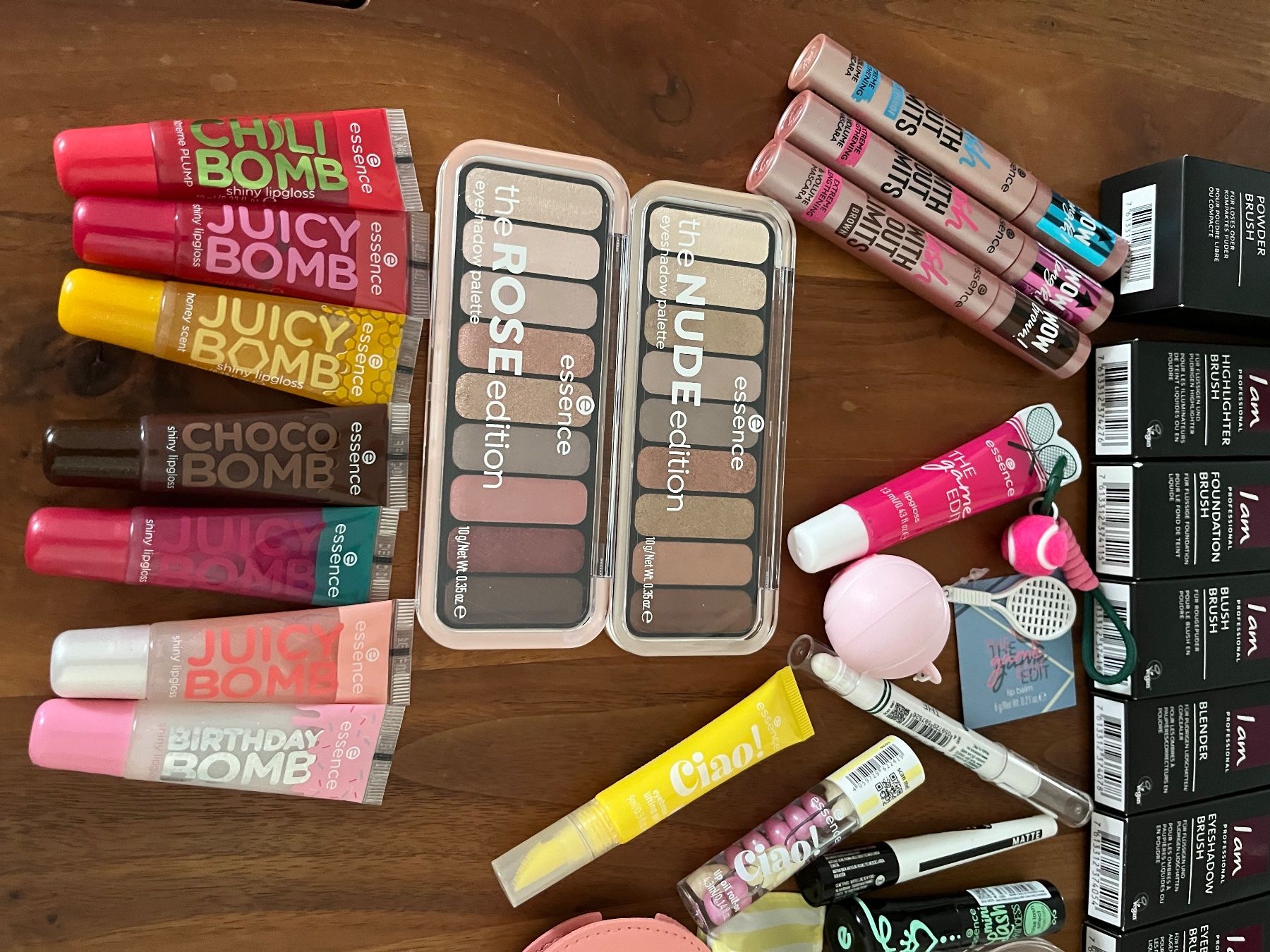 Make-up: Essence Beautyset plus Pinsel – Nuovo e nell'imballaggio originale da Metzerlen venduto da DG71 1