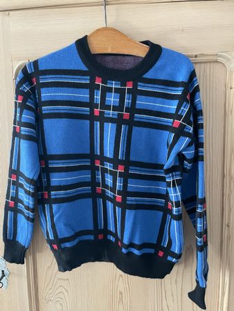 Strickpullover blau schwarz kariert Rundhals 