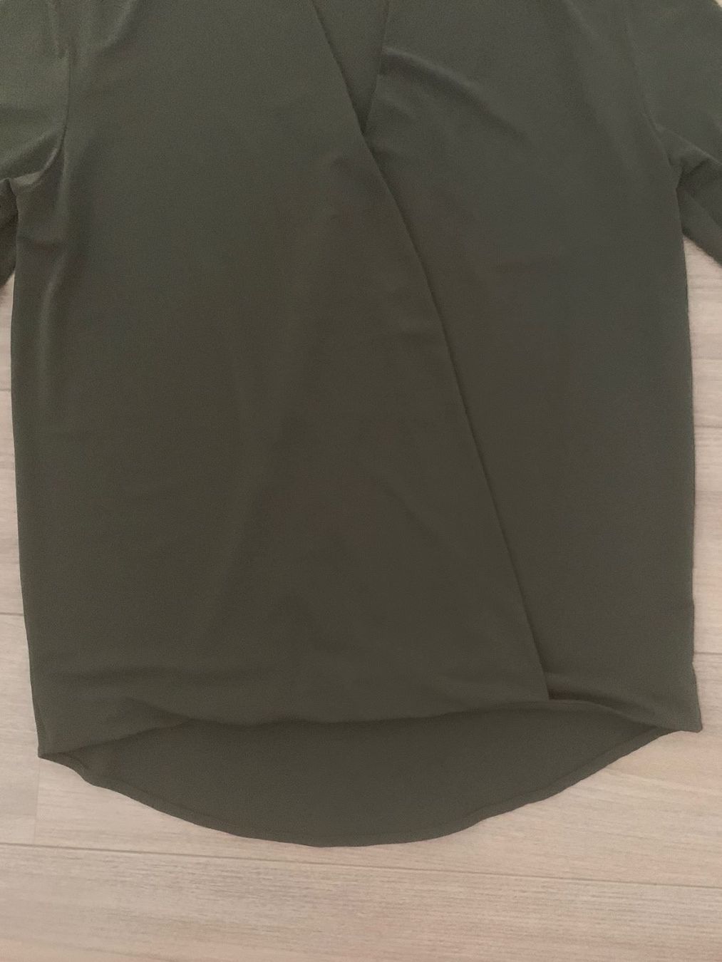 Blusen: DANIEL HECHTER Top/Bluse Gr. M olive – Gebraucht aus Bonstetten von VCLS 2