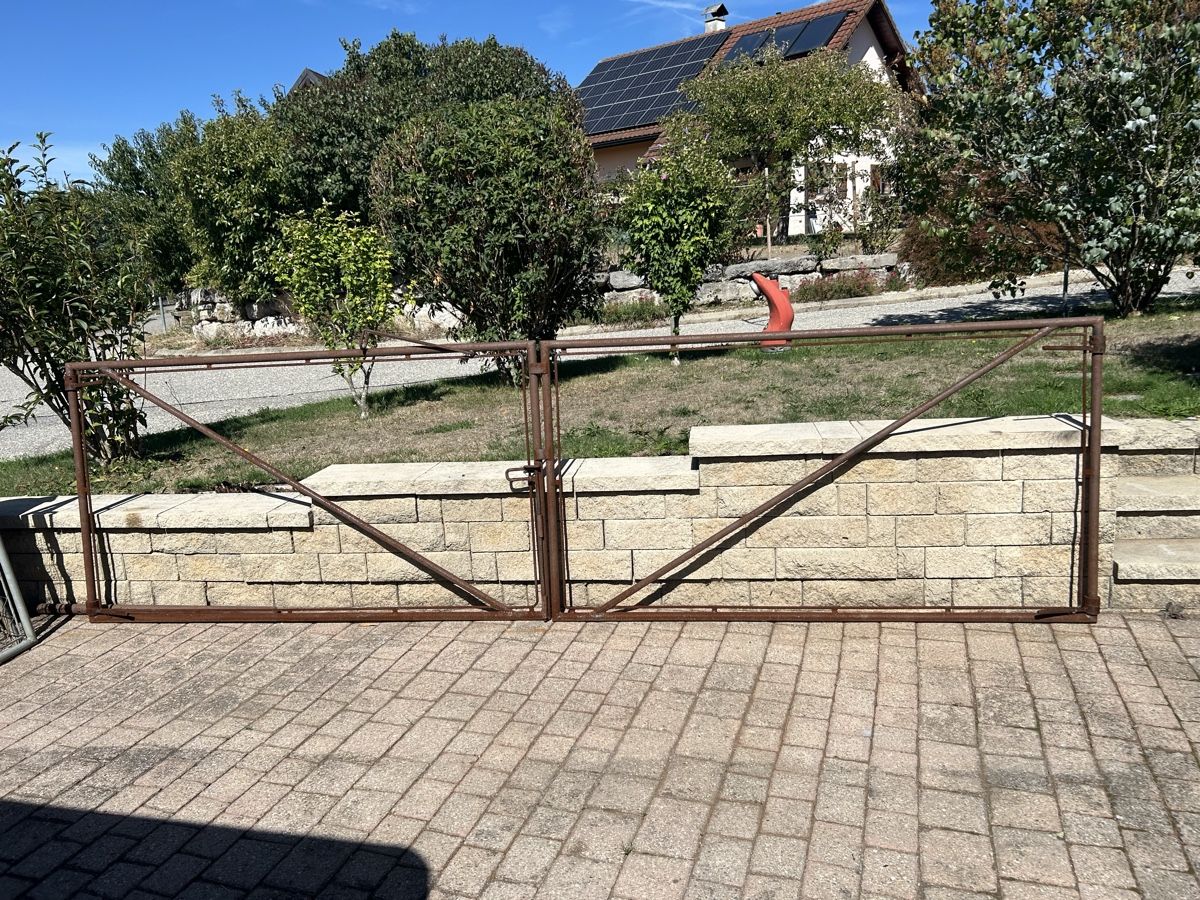 Porte: Portail double en fer  – Usato da Thierrens venduto da Bigla