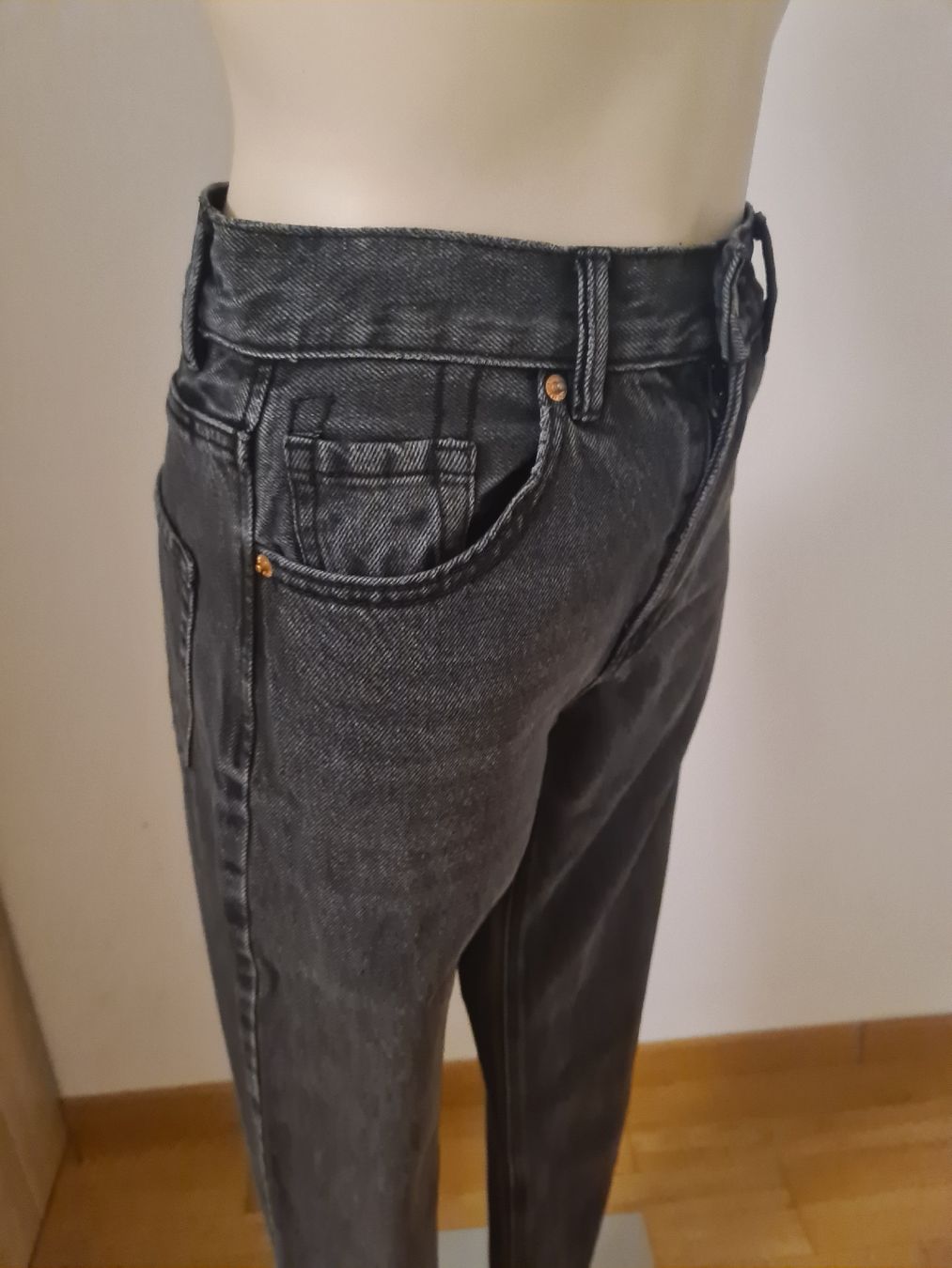 Stradivarius Jeans: Jeans von Stradivarius – Usato da Luzern venduto da asmele2