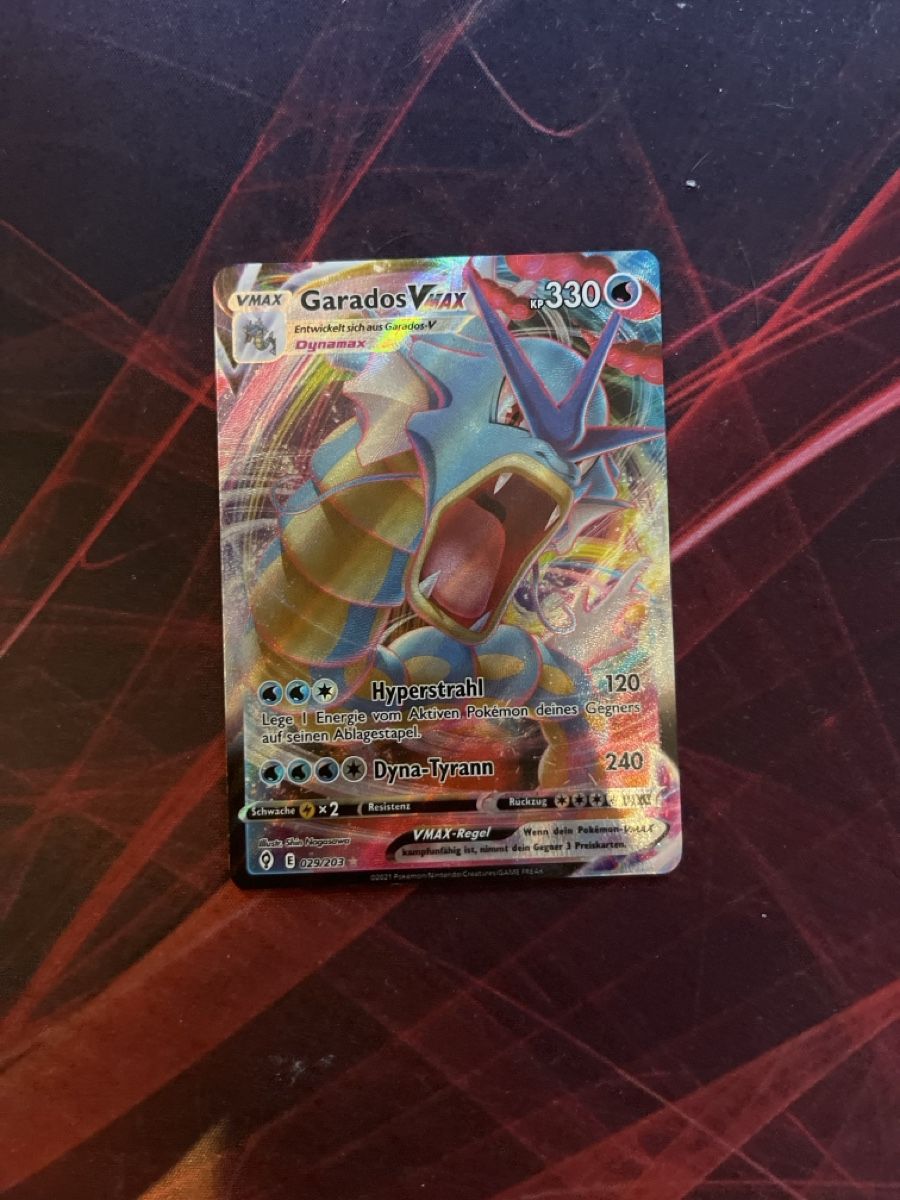 Pokémon Carte collezionabili: Garados Vmax – Nuovo (secondo la descrizione) da Zollikon venduto da ale_x2b2