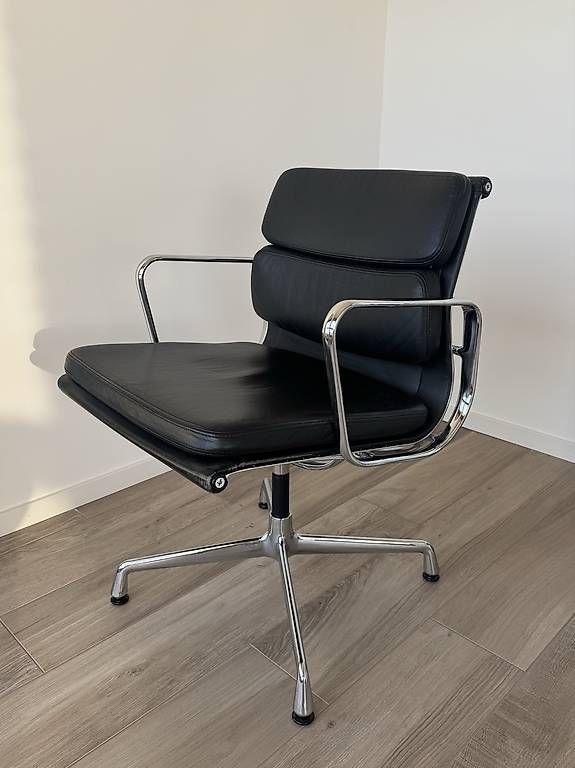 Sedie: Chaise conférence EA 208 – Usato da Genève venduto da Dddlv 2