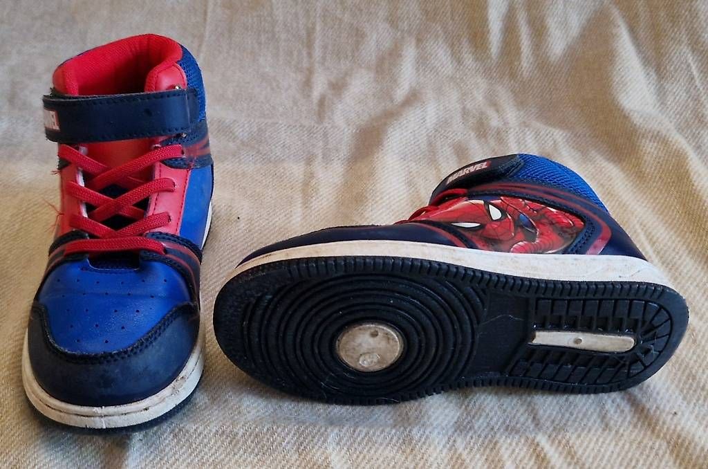 Scarpe per ragazzi: Spider-Man Schuhe, Gr. 29 – Usato da Wolfhausen venduto da Santiago2017 1