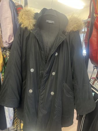 Max Mara Weekend Daunenjacke mit Echtpelz, Schwarz, 44