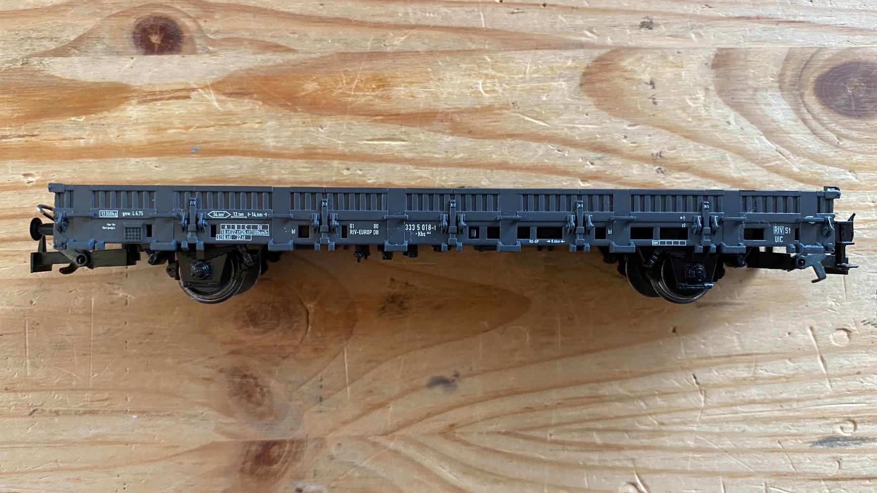 Märklin Modellini di ferrovie: Märklin 1 x 2-achsiger Güterwagen – Usato da Grosshöchstetten venduto da BEtrain 2