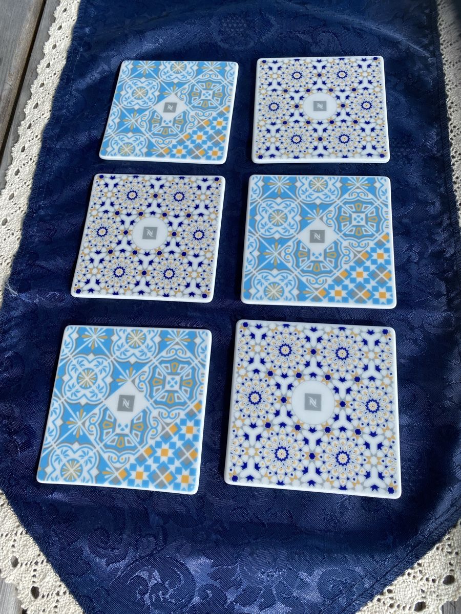 Nespresso Sottobicchieri: Nespresso Untersetzer 6er Set blau gemustert neu – Nuovo e nell'imballaggio originale da Merligen venduto da shalimar64 5