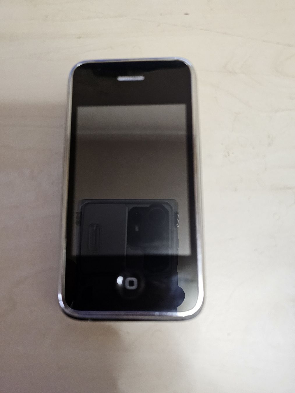 Apple Telefoni cellulari / Smartphones: I Phone 2 +4 – Usato da Burgdorf venduto da weggu.666