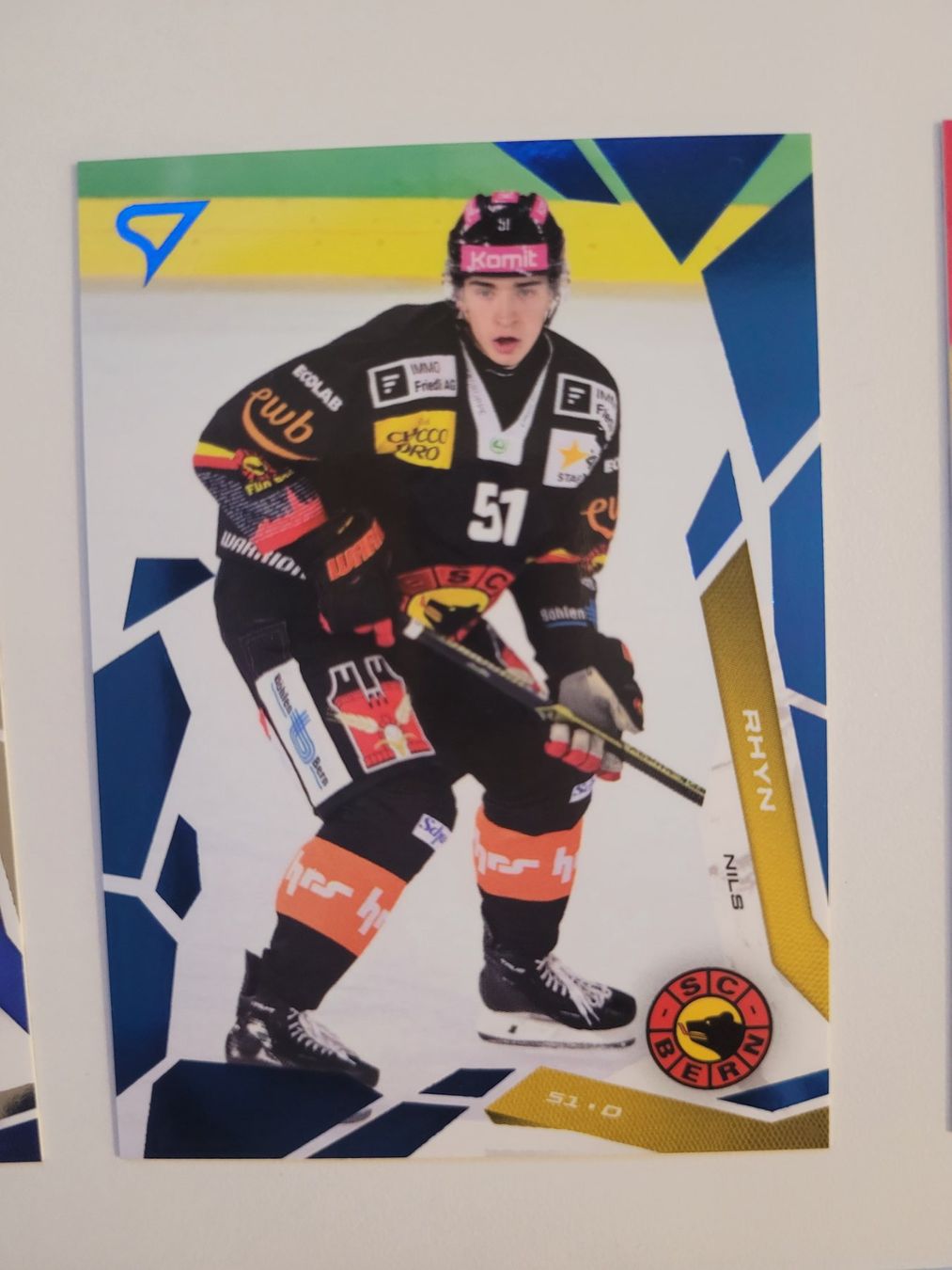 Sportzoo Sammelbilder & Trading cards: 2025/26 SCB SC Bern Nils Rhyn blue – Gebraucht aus Bauma von Yotanke