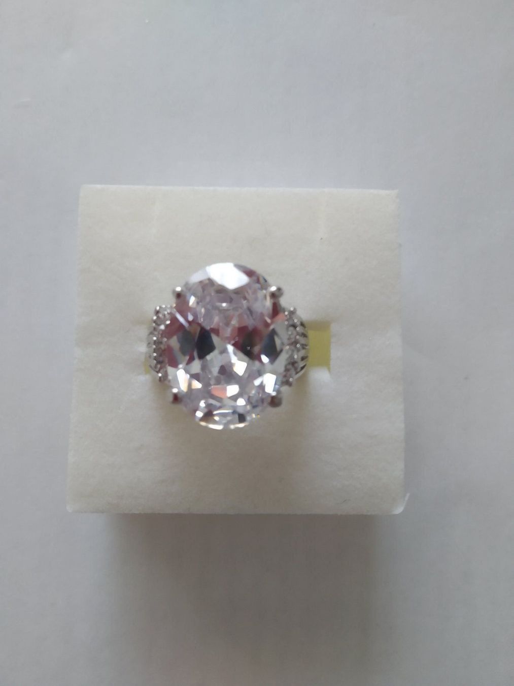 Anelli: Ring mit Zirkonias – Nuovo e nell'imballaggio originale da Münchenbuchsee venduto da Cori1968